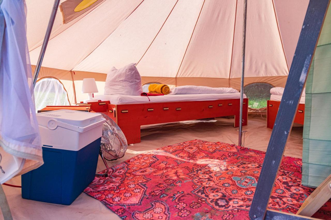 Domo Camp - Nature Glamping Hof Viehbrook Hotell Rendswuhren Eksteriør bilde